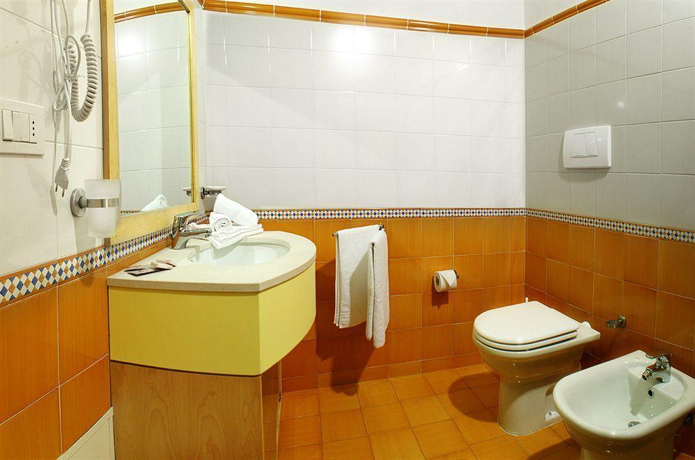 Oasi D'Oriente Aparthotel Santa Cesarea Terme Exterior foto