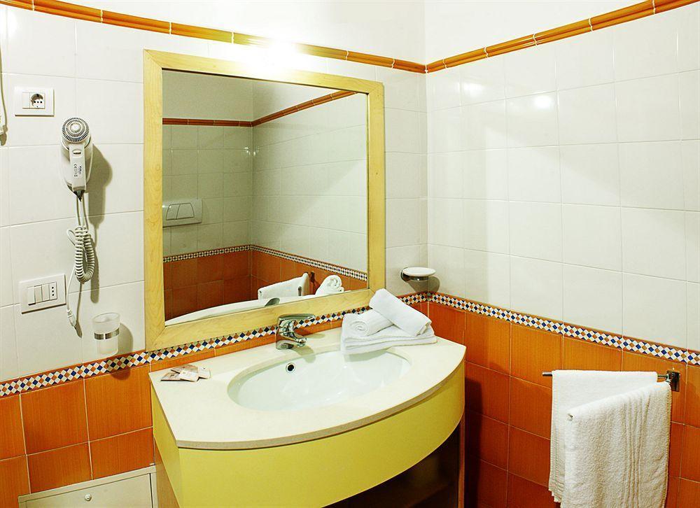 Oasi D'Oriente Aparthotel Santa Cesarea Terme Exterior foto